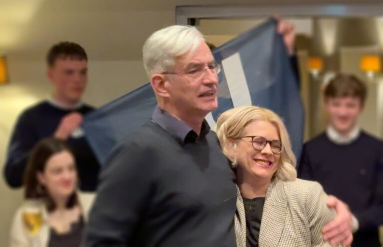 Dr. Mathias Middelberg und Verena Kämmerling feiern den CDU-Wahlsieg