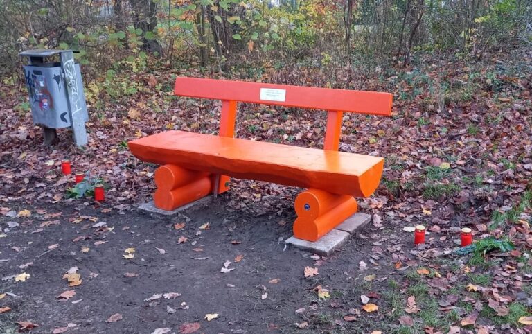 Orange Bank in Schinkel-Ost