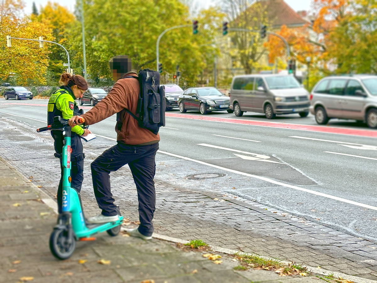 Im Rahmen der Schwerpunktkontrolle wurden auch zahlreiche Fahrer von E-Scootern angehalten