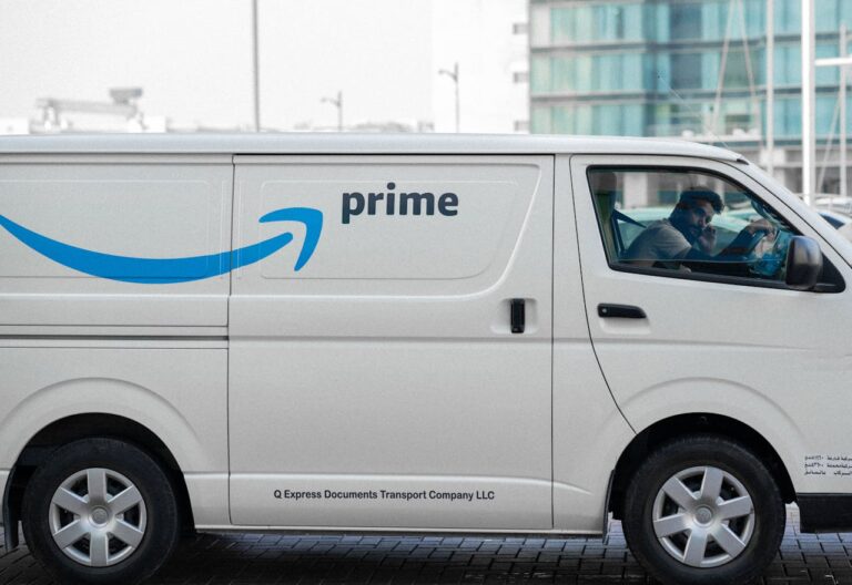 Amazon-Händlerinnen und -Händler nutzen KI, um ihre Effizienz und Wettbewerbsfähigkeit im E-Commerce zu steigern. Bild: Pexels.com, aboodi vesakaran