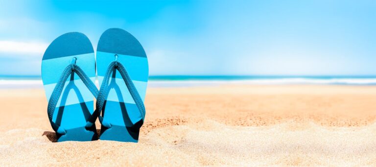 Badelatschen am Strand