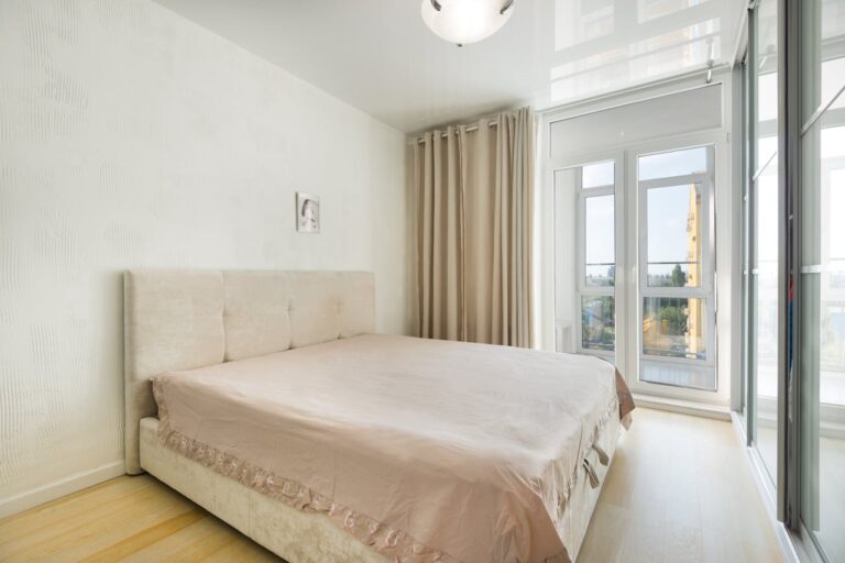 Bett im Schlafzimmer