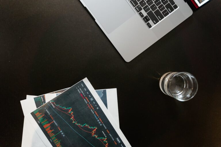 Charts und Laptop