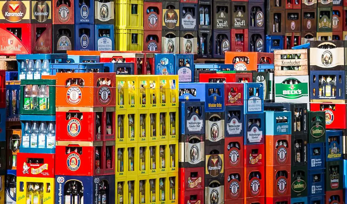 Kisten mit Pfandflaschen