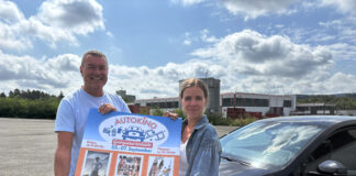 Olaf Bick und Doreen Prell vom Stadtmarketingverein freuen sich auf den 3. September. Dann heißt es am Werksgelände der Georgsmarienhütte GmbH wieder Film ab. / Foto: Jasmin Schulte