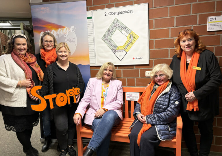 Orange Bank im Rathaus GMHütte