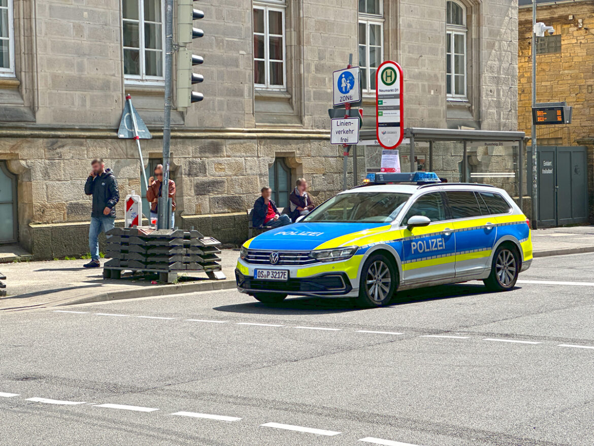 Polizeistreife auf dem Neumarkt