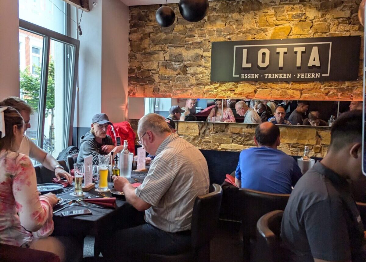 Restaurant LOTTA lädt Bedürftige in Osnabrück zum Drei-Gänge-Buffet ein Dinner für Bedürftige im LOTTA