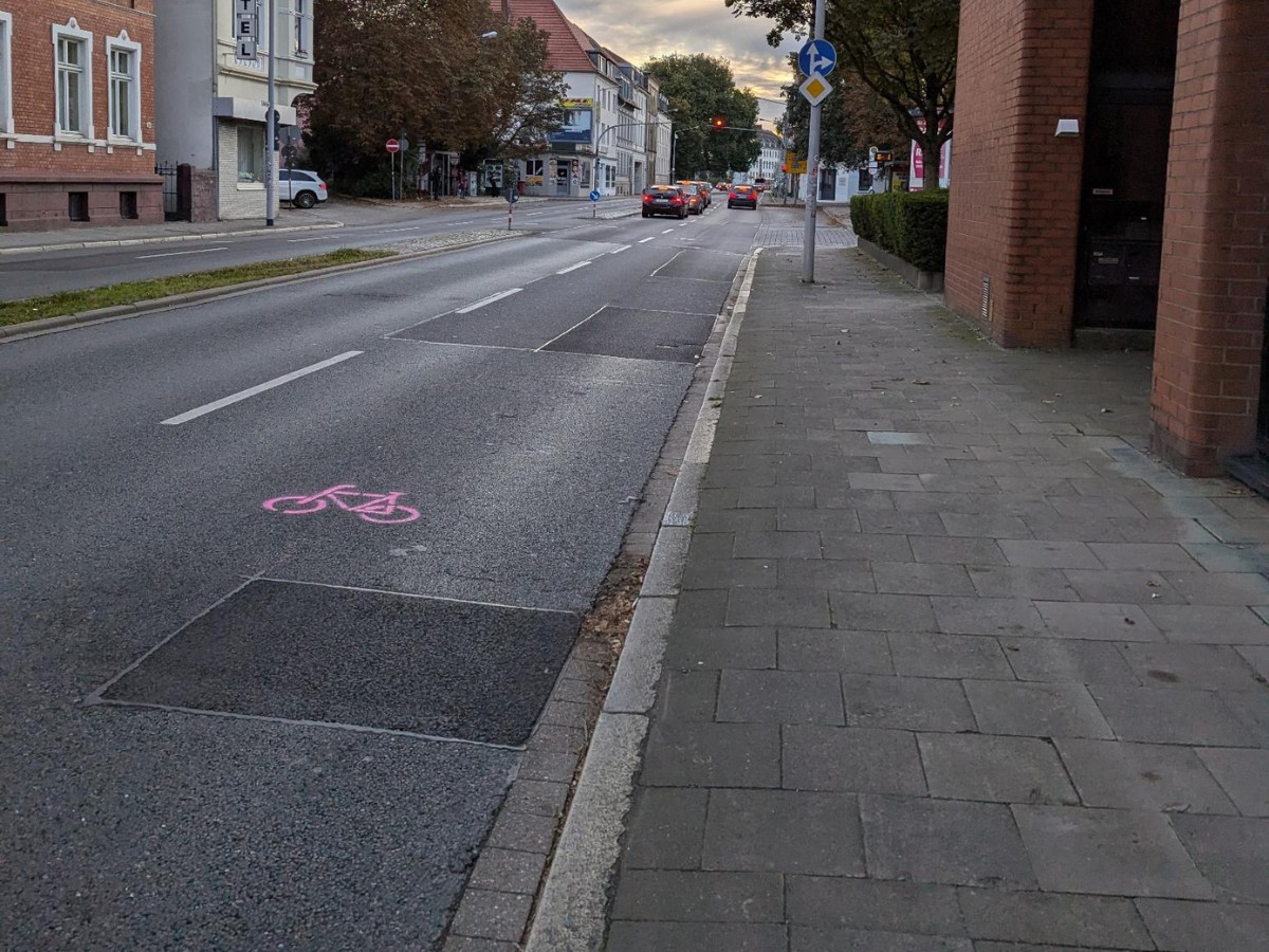 Martinistraße mit Radspur-Markierung / Foto: Extinction Rebellion