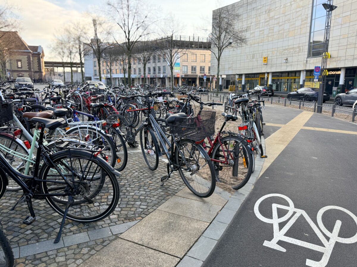 Radboulevard am Hauptbahnhof Osnabrück: Sand statt Grün? Ein Missverständnis!
