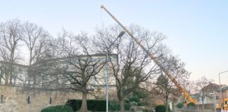 Neuer Schriftzug am Hotel Remarque