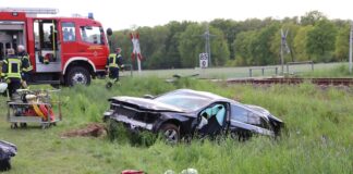 NWB-Unfall am Bahnübergang / Foto: einsatzNDSmedia