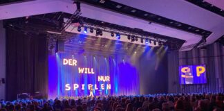 Martin Rütter in der OsnabrückHalle. / Foto: Sabrina Lapp