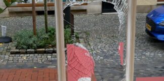 Eingeschlagene Scheibe der SPD-Ratsfraktion / Foto: Ratsfraktion der Osnabrücker SPD