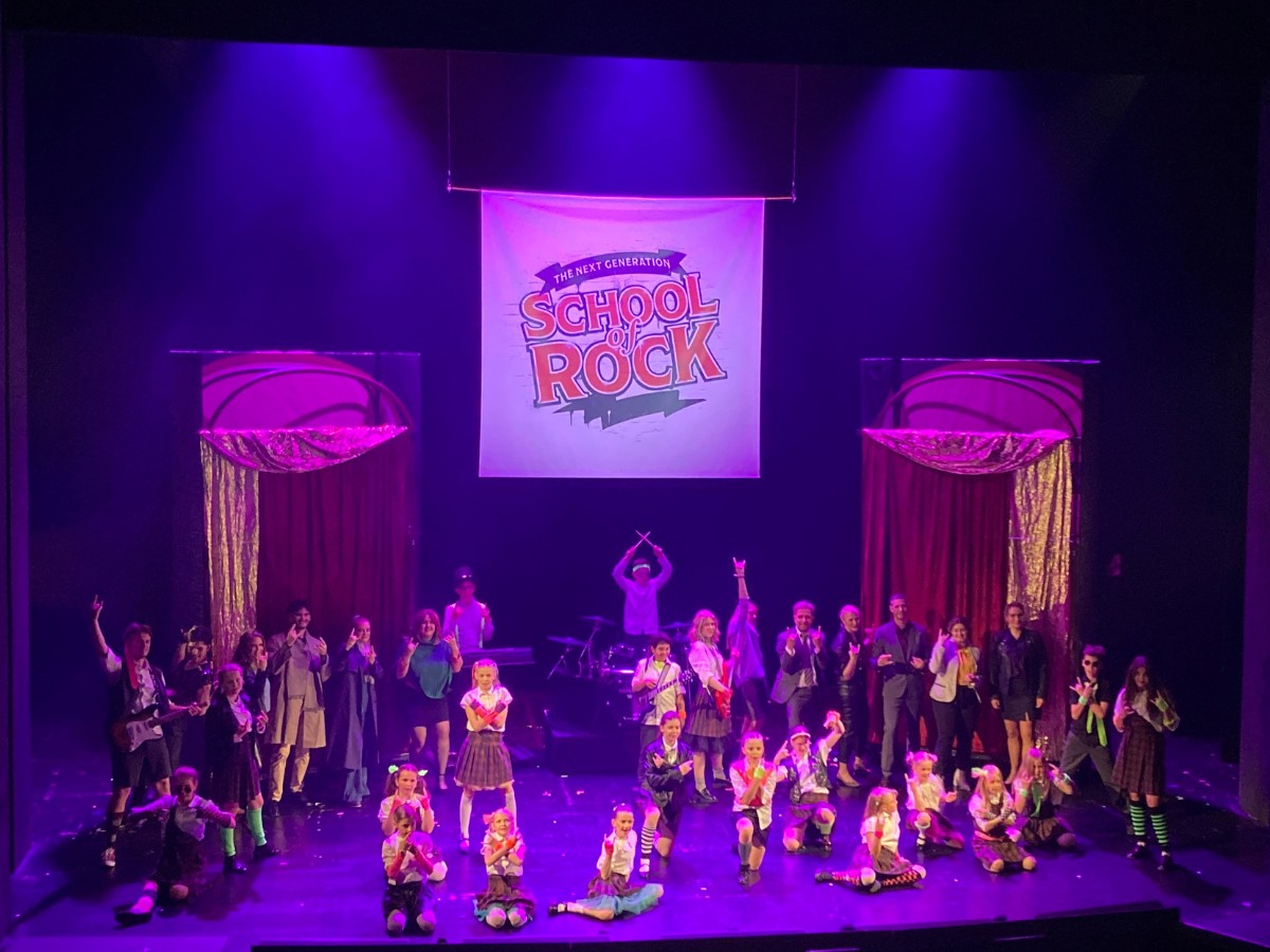 Förderverein gegründet: „School of Rock“ reißt das Theater Osnabrück ab Letzte Vorstellung von "School of Rock". / Foto: Dominik Lapp