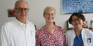 Über die Ozaki-OP berichteten Dr. Michael Billion, Petra Küpper und Marie Minowa (von links). / Foto: Schüchtermann-Klinik, Meier