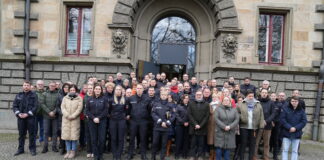 Schweigeminute vor dem Dienstgebäude der PD Osnabrück.