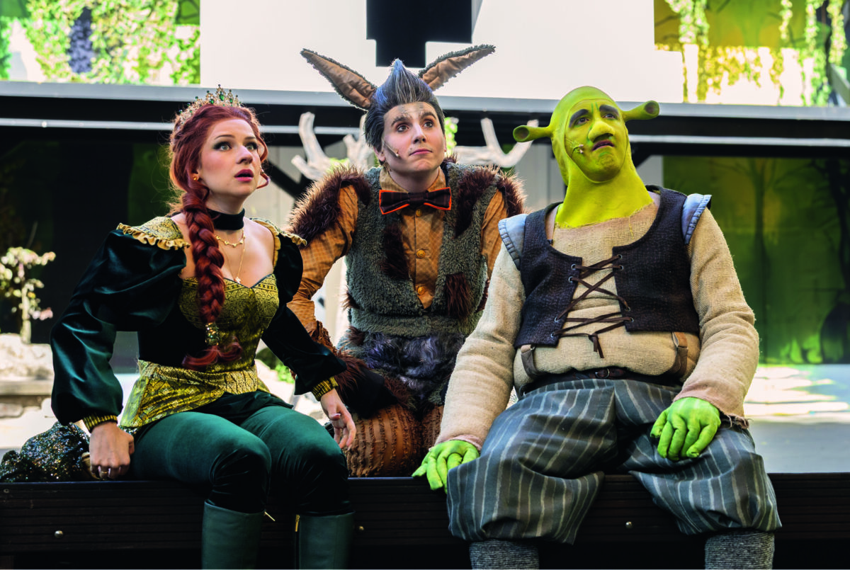Caroline Hat (Fiona), Michael Berres (Esel) und Mathias Meffert (Shrek). / Foto: Daniel Lagerpusch