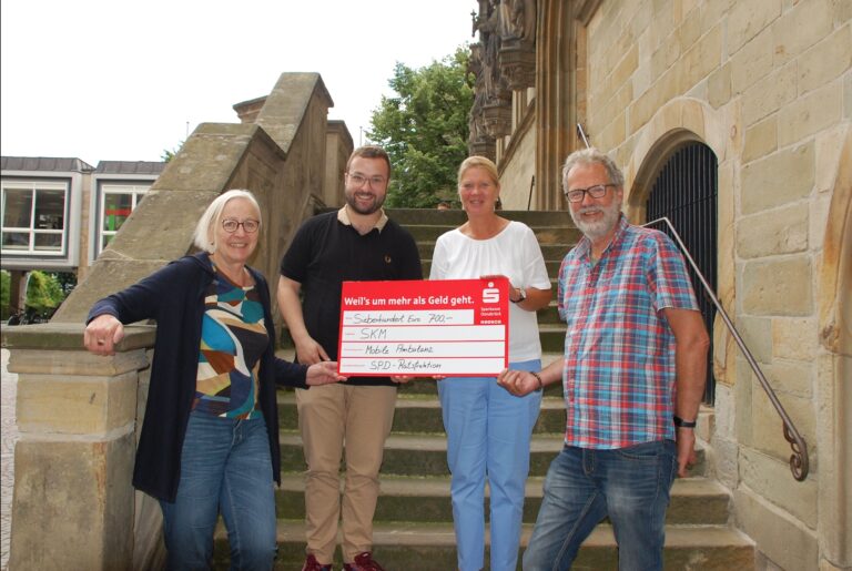 Von links: Dr. Cornelia Völckers, Timo Spreen, Susanne Hambürger dos Reis, Heinz Hermann Flint. / Foto: Sonja Blümel