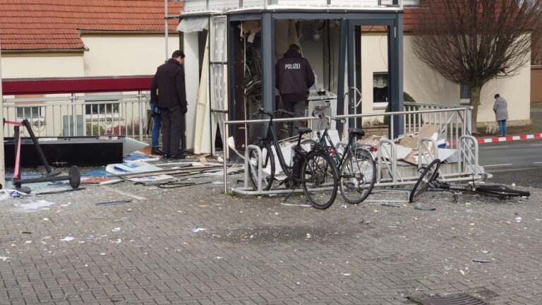 Hoch gefährliche Explosivstoffe kamen auch bei dieser Sprengung eines Geldautomaten in Melle zum Einsatz. Positiv: Die Zahl der Sprengungen nimmt weiter ab. in Landkreis Osnabrück (Region)