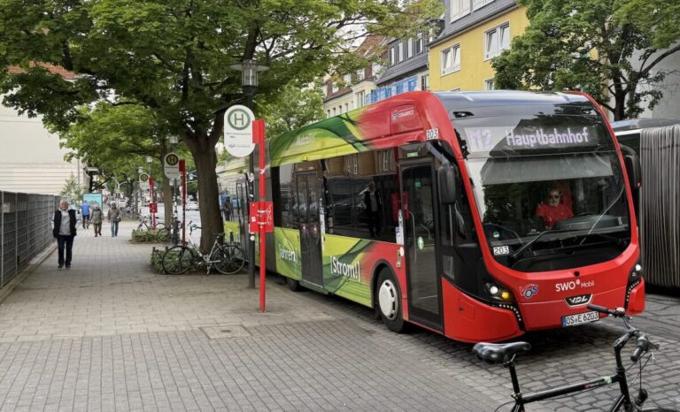 Metrobus der Stadtwerke Osnabrück am Kamp