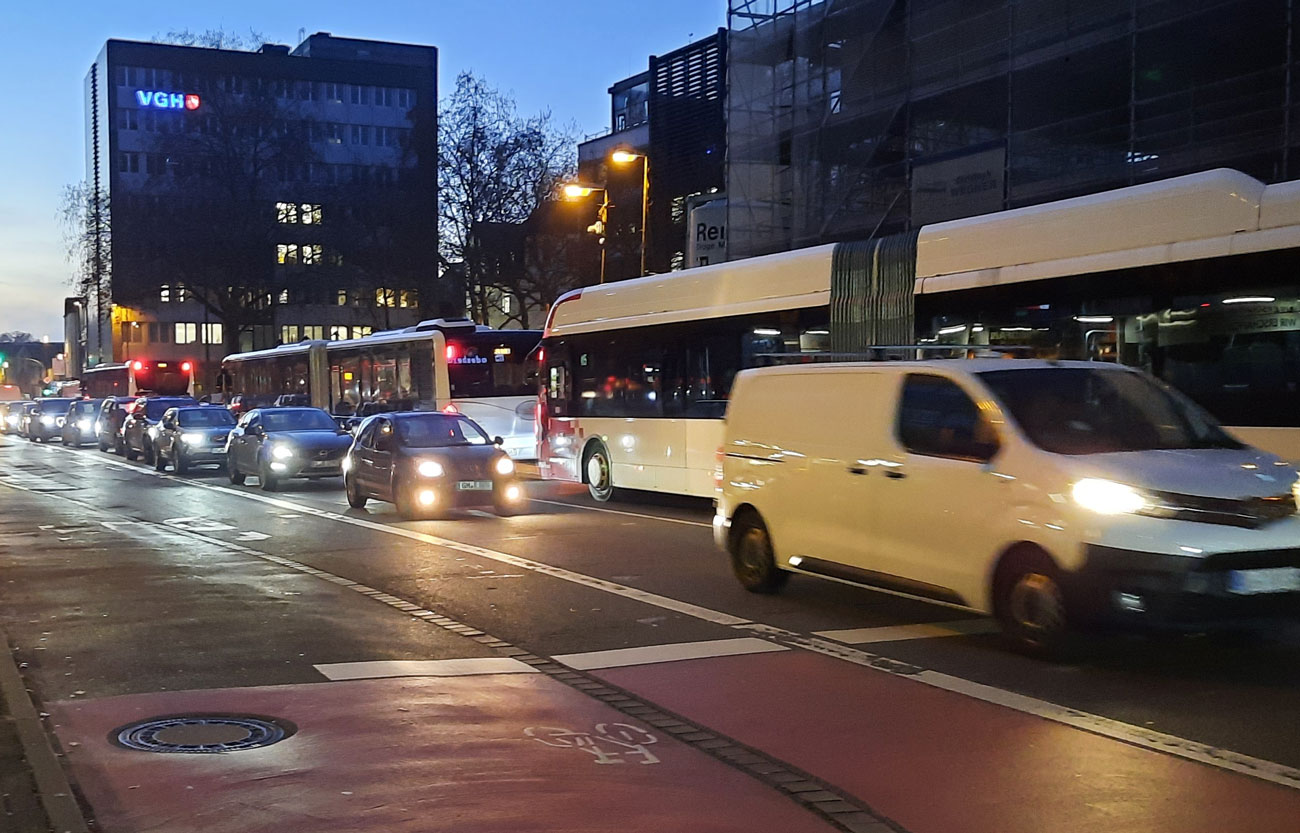 Stau auf dem Neumarkt