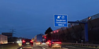 Stau auf der Autobahn A30 bei Osnabrück Sutthausen