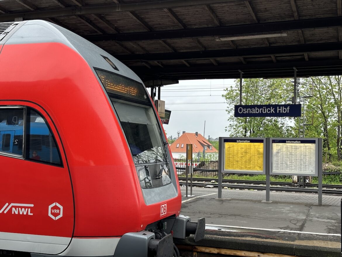 Regionalexpress im Hauptbahnhof Osnabrück