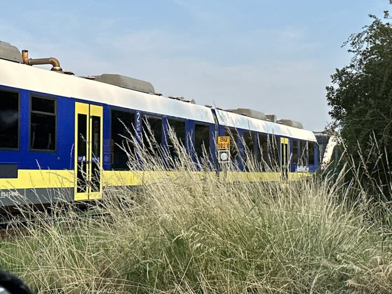 Zug der Nordwestbahn (NWB)