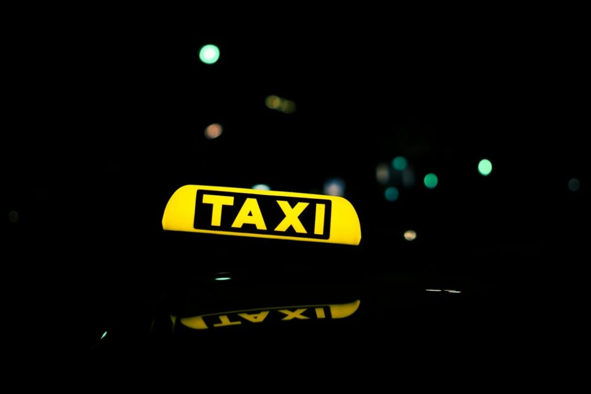 Taxi bei Nacht