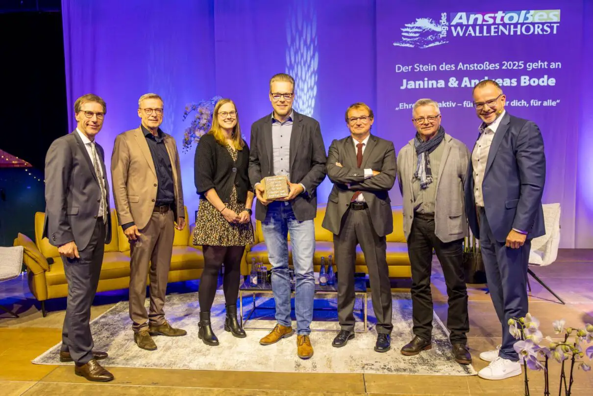 Die Preisträger Janina und Andreas Bode mit Friedemann Pannen, Bürgermeister Otto Steinkamp, Andreas Englisch, Hans-Jürgen Klumpe und Christian Böwer.