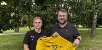 Moritz Klose (li.) mit Cheftrainer Timon Döring. / Foto: TV Bissendorf-Holte