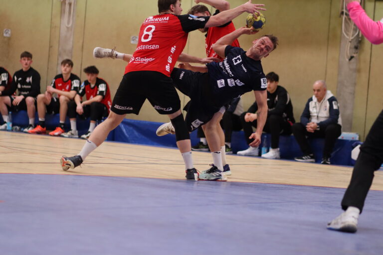 TVB-H besiegt das Team HandbALL Lippe II. / Foto: Petra auf dem Kampe