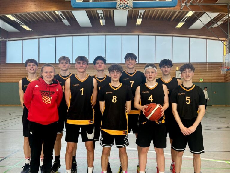 U18 Basketballteam des Gymnasiums „In der Wüste"