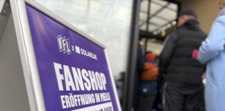 Eingang zur Eröffnung des VfL-Shops