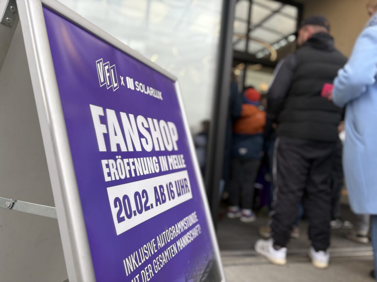 Eingang zur Eröffnung des VfL-Shops