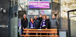 Orange Bank an Bremer Brücke. / Foto: Fabian Frommeyer, VfL Osnabrück