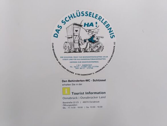 WC_Nikolai_4 Um das Behinderten-WC in der Nikolai-Garage zu öffnen, muss man sich den Schlüssel bei der Tourist Information besorgen.