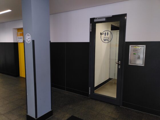 Das Unisex-WC im Eingangsbereich der Vitihof-Garage.