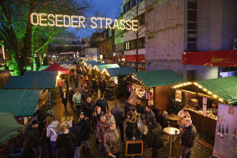 Weihnachtliche Stimmung in der Oeseder Straße. / Foto: Fritz Schwarzenberger in Georgsmarienhütte