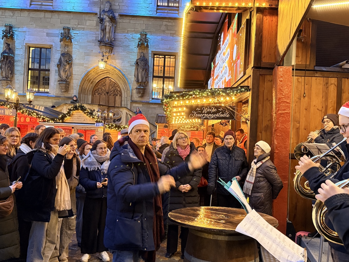 Heiko Maschmann von der Musik- und Kunstschule Osnabrück sorgte für musikalische Begleitung.