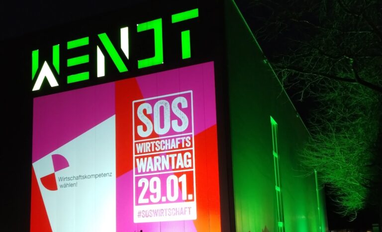 Firma Wendt, angestrahlt zum Wirtschaftswarntag