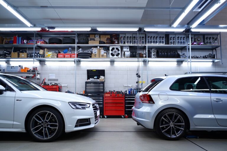 Autos in der Werkstatt