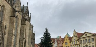 Osnabrücker Weihnachtsmarkt 2024 wird aufgebaut